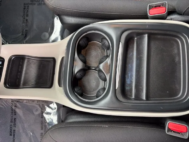 Chrysler Pacifica photo 34