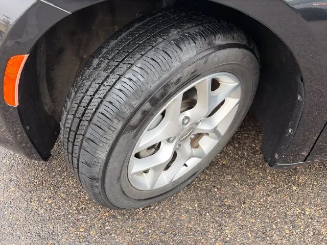Chrysler Pacifica photo 17