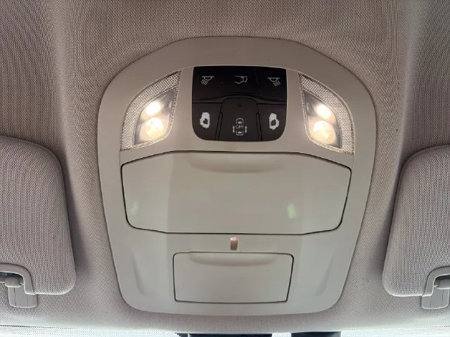 Chrysler Pacifica photo 54