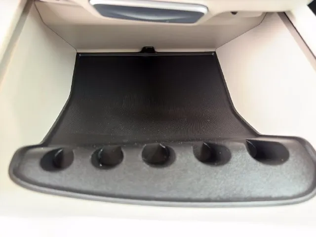 Chrysler Pacifica photo 55