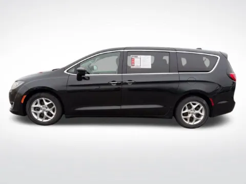 Another view of 2017 Chrysler Pacifica Touring L for sale in Perham, MN at Nyhus Family Sales