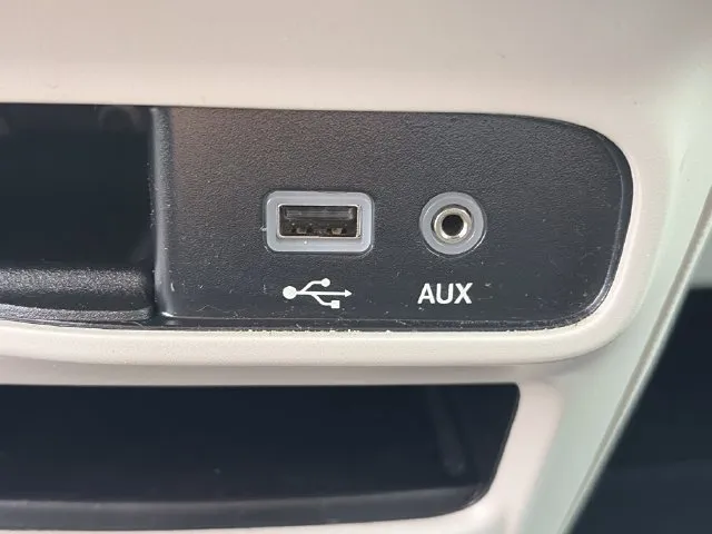 Chrysler Pacifica photo 56