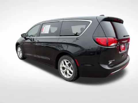 More photos of 2017 Chrysler Pacifica Touring L at Nyhus Family Sales, MN