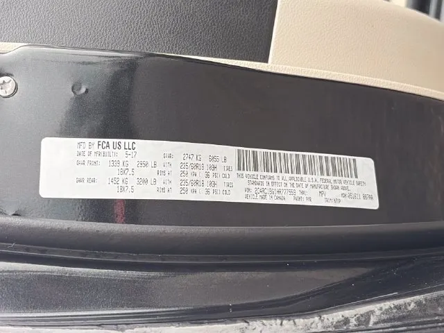 Chrysler Pacifica photo 50