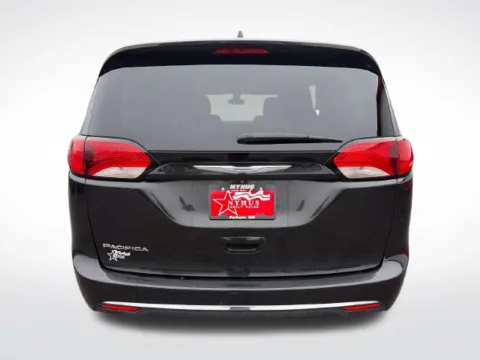 More photos of 2017 Chrysler Pacifica Touring L at Nyhus Family Sales, MN