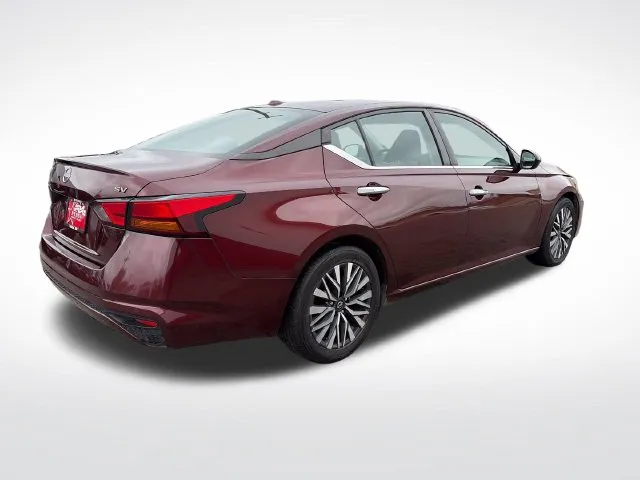 Nissan Altima photo 7