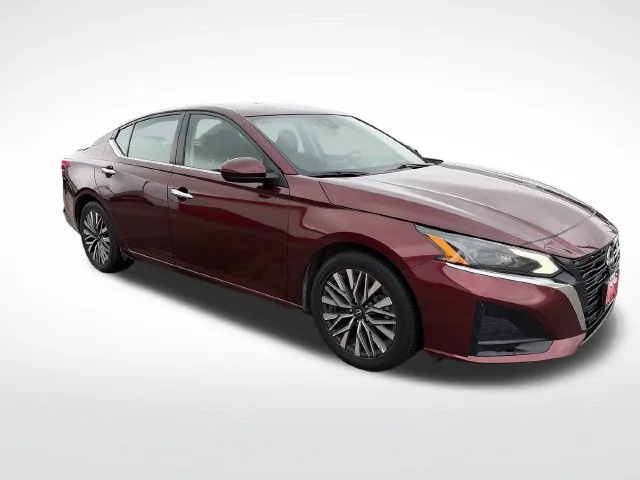 Nissan Altima photo 9
