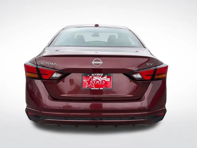 Nissan Altima photo 5