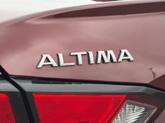 Nissan Altima photo 20