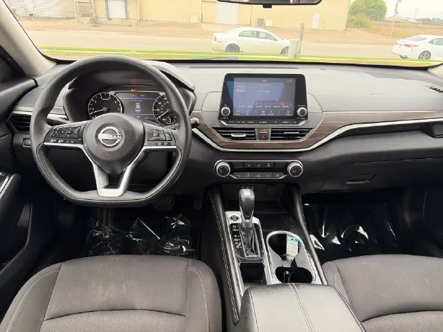 Nissan Altima photo 31