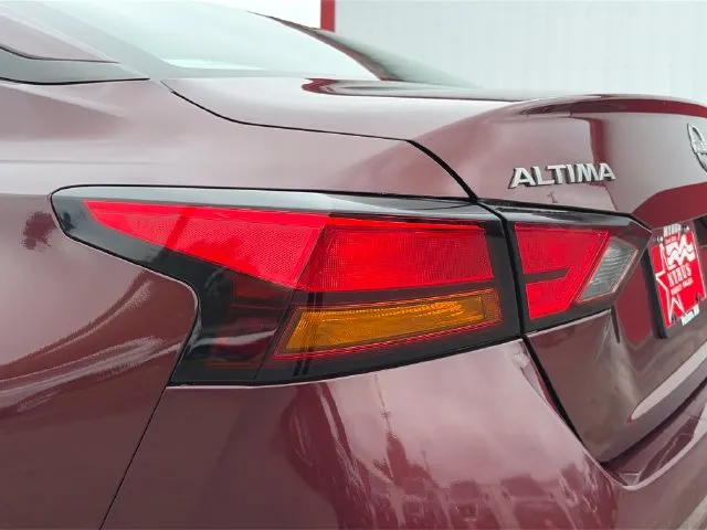 Nissan Altima photo 19