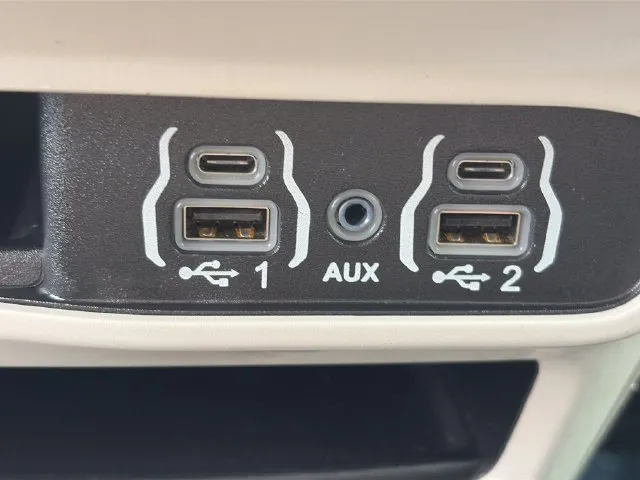 Chrysler Voyager photo 56