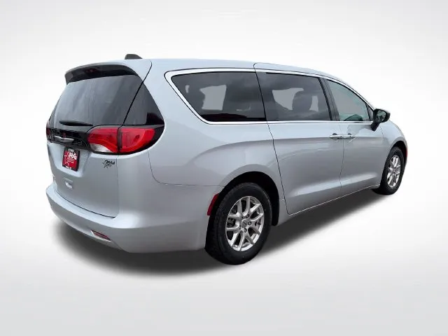 Chrysler Voyager photo 8