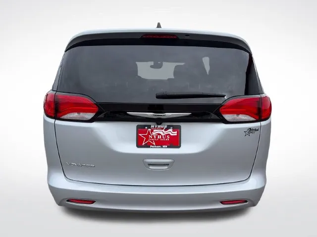 Chrysler Voyager photo 5