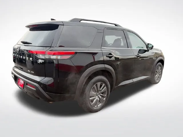 Nissan Pathfinder photo 8
