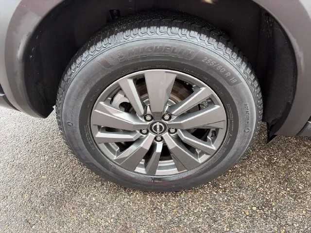 Nissan Pathfinder photo 16