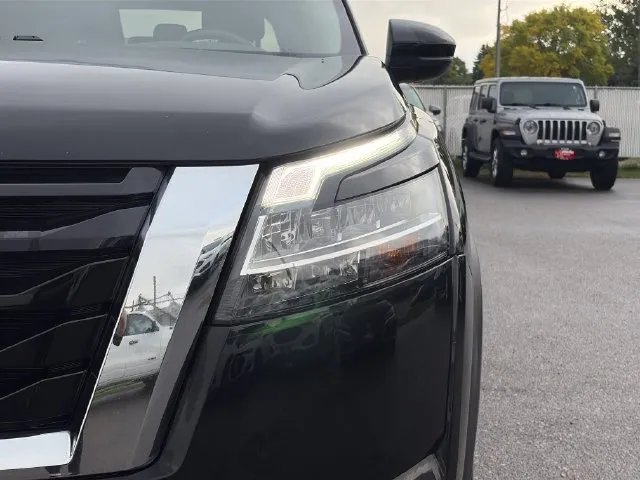 Nissan Pathfinder photo 18