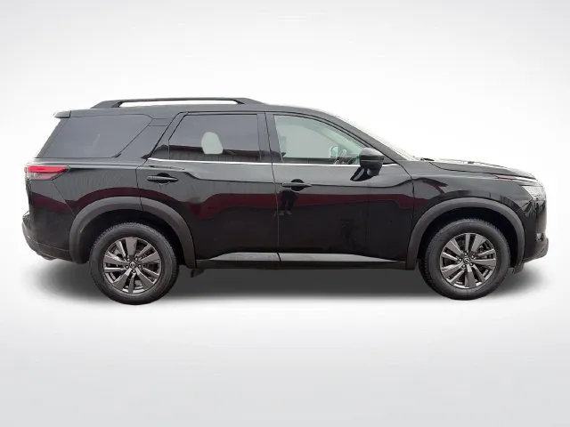 Nissan Pathfinder photo 9