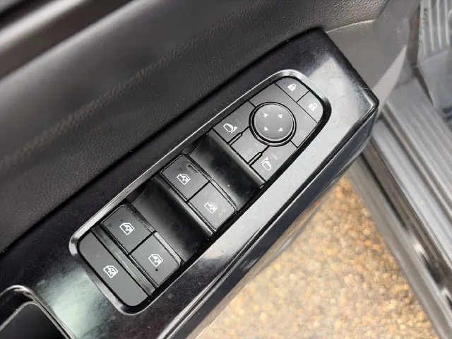 Nissan Pathfinder photo 26