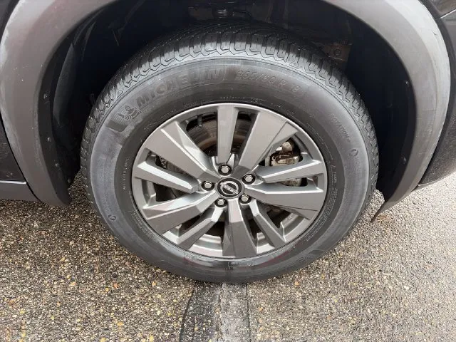 Nissan Pathfinder photo 14