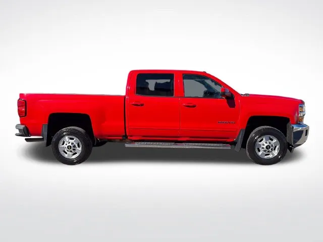 Chevrolet Silverado photo 9