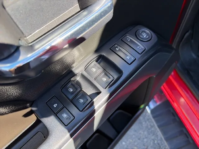 Chevrolet Silverado photo 26