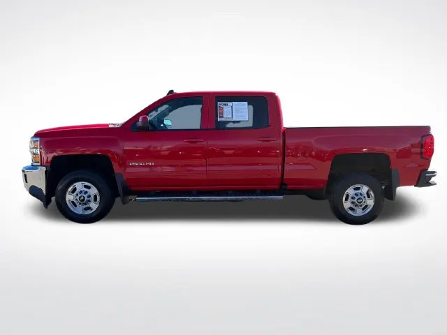Chevrolet Silverado photo 3