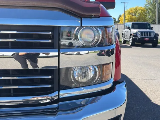Chevrolet Silverado photo 18