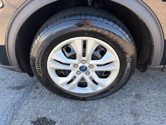 Ford Escape photo 11