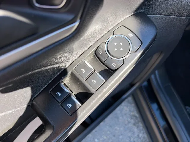 Ford Escape photo 25