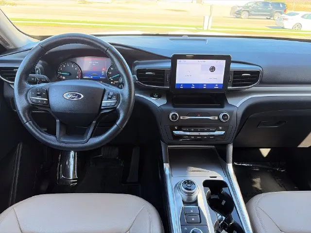 Ford Explorer photo 32