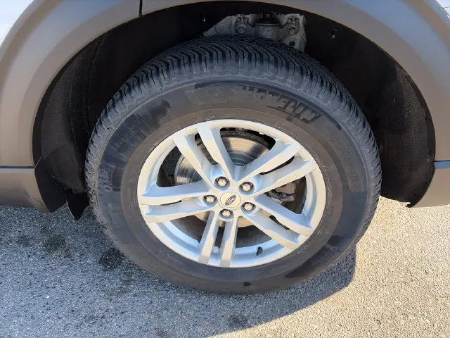 Ford Explorer photo 15