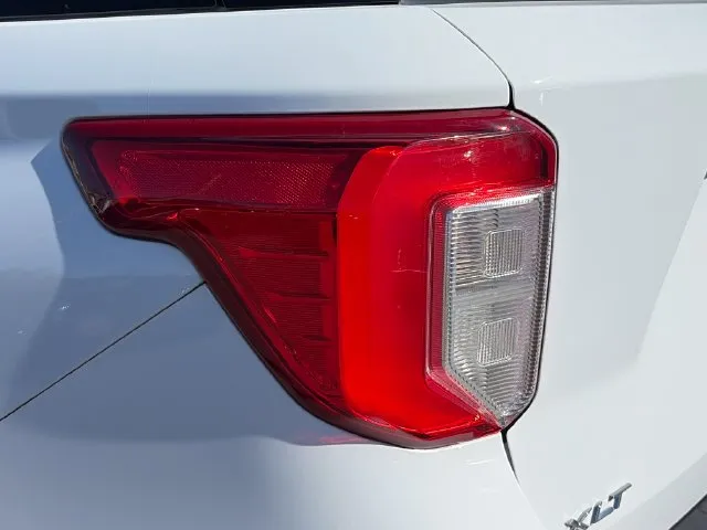 Ford Explorer photo 20