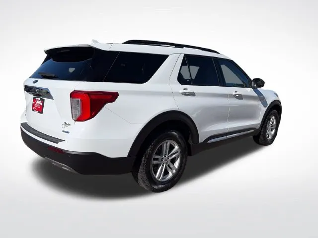 Ford Explorer photo 8