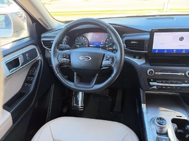 Ford Explorer photo 30