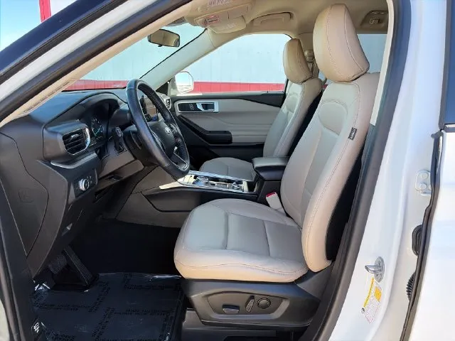 Ford Explorer photo 22