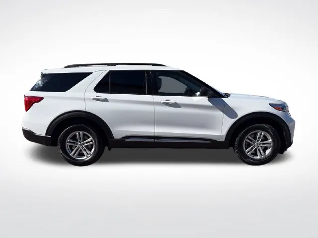 Ford Explorer photo 9