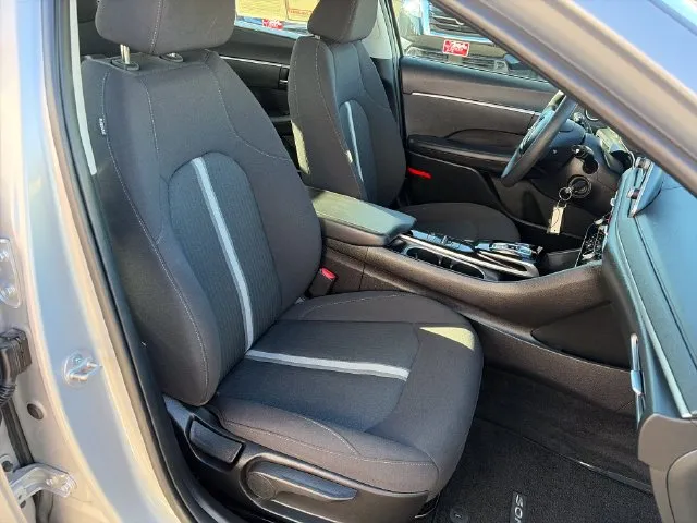 Hyundai Sonata photo 26