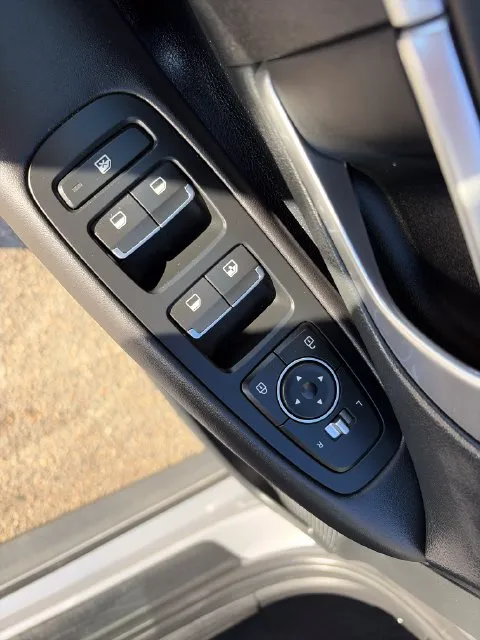 Hyundai Sonata photo 25