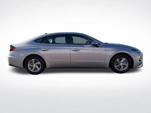 Hyundai Sonata photo 8