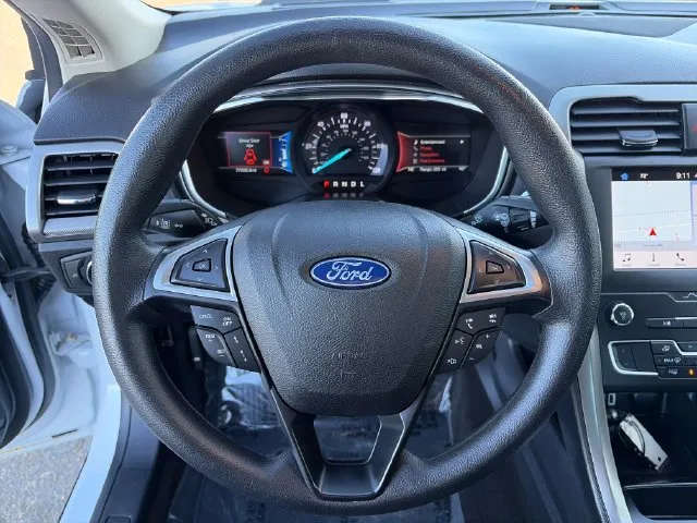 Ford Fusion photo 28