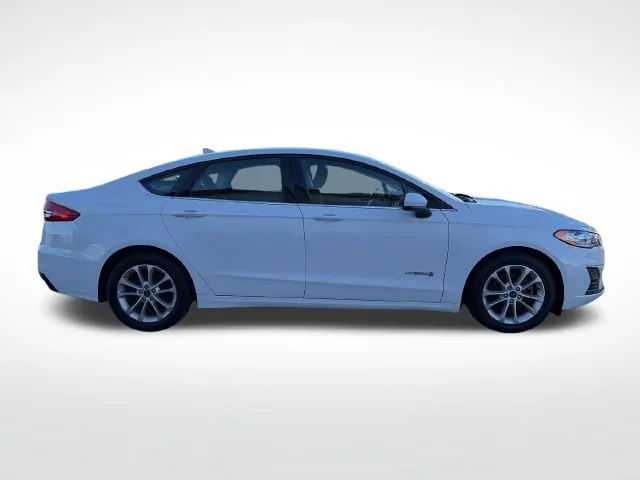 Ford Fusion photo 9