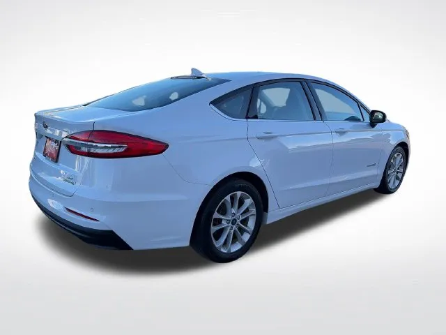 Ford Fusion photo 8