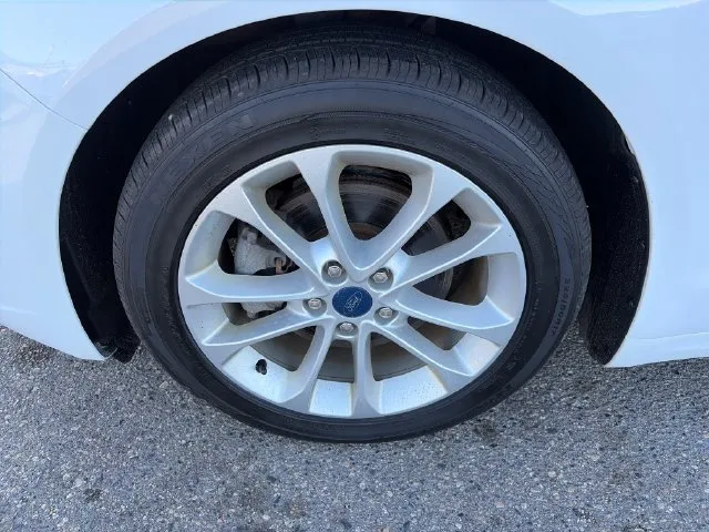 Ford Fusion photo 12