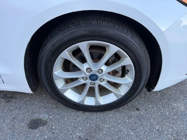Ford Fusion photo 14