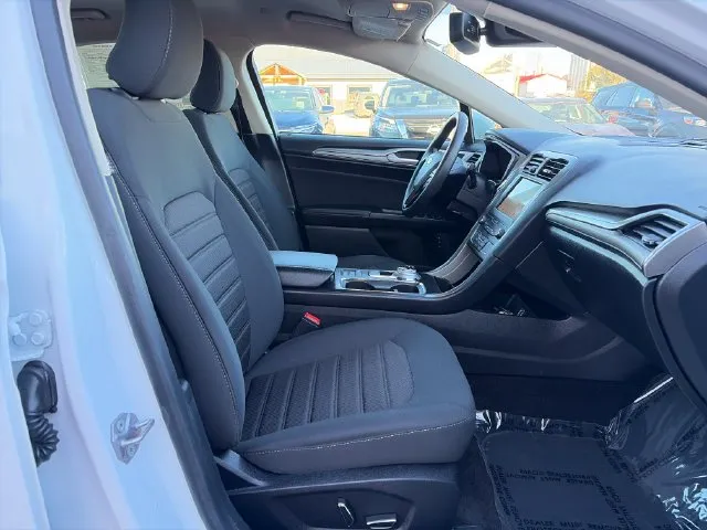 Ford Fusion photo 23