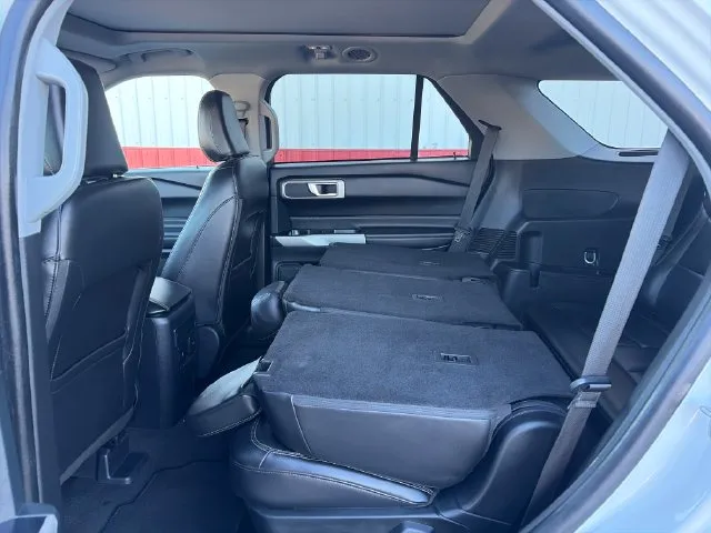 Ford Explorer photo 45