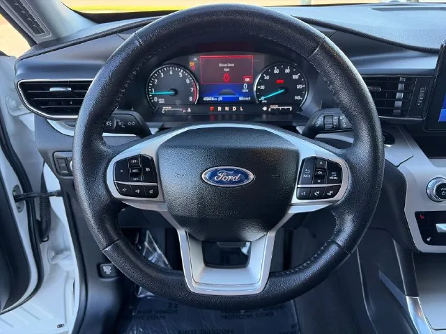 Ford Explorer photo 29