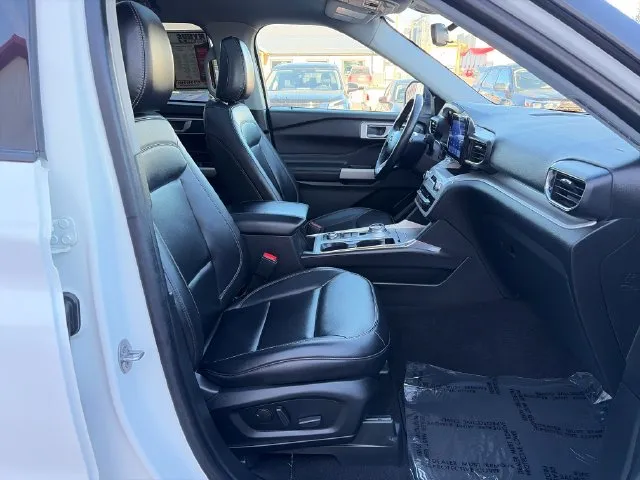 Ford Explorer photo 24