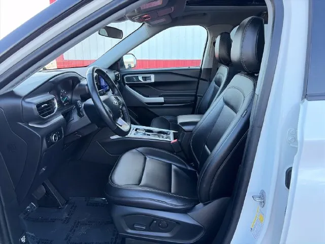 Ford Explorer photo 23